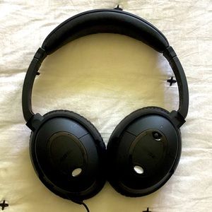 Bose QuietComfort 15 acoustic noise cancelling headphones